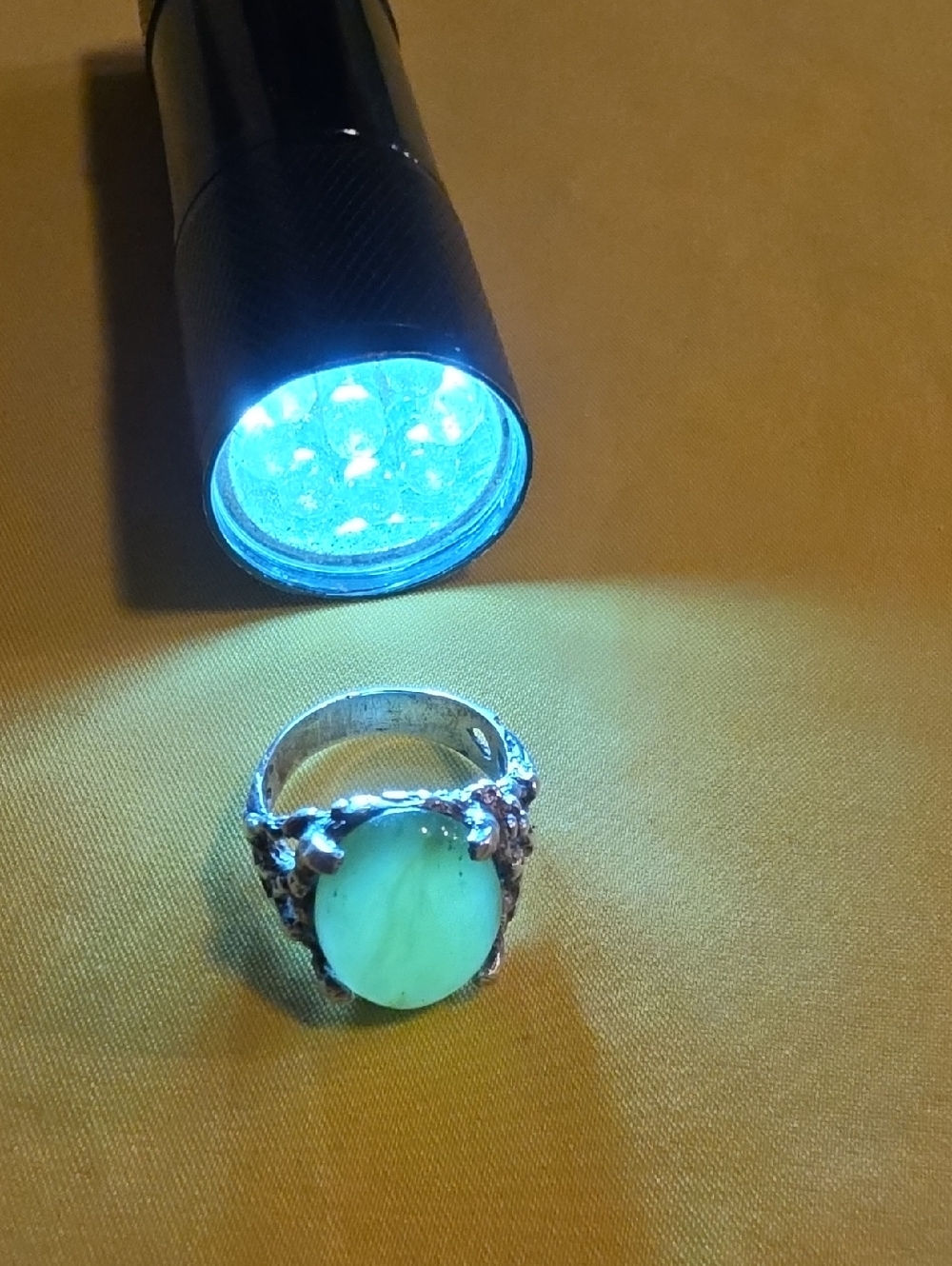 Vintage Brutalist Style ▪︎ Nephrite Jade Cabochon Ring ▪︎ Likely Silver